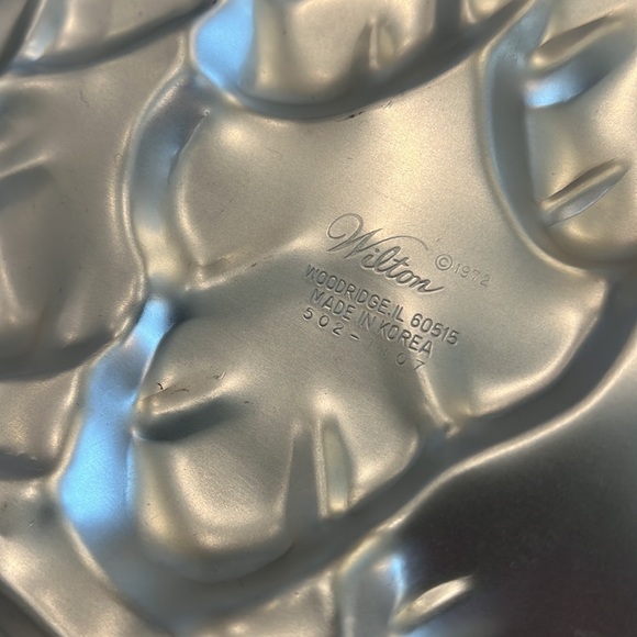 WILTON 1972 Aluminum Christmas Tree Bakeware Mold - Picture 3 of 3